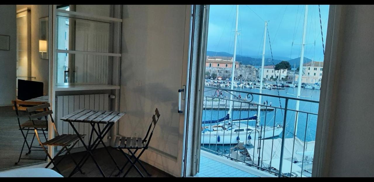 Monolocale La Darsena Daire Portoferraio Dış mekan fotoğraf