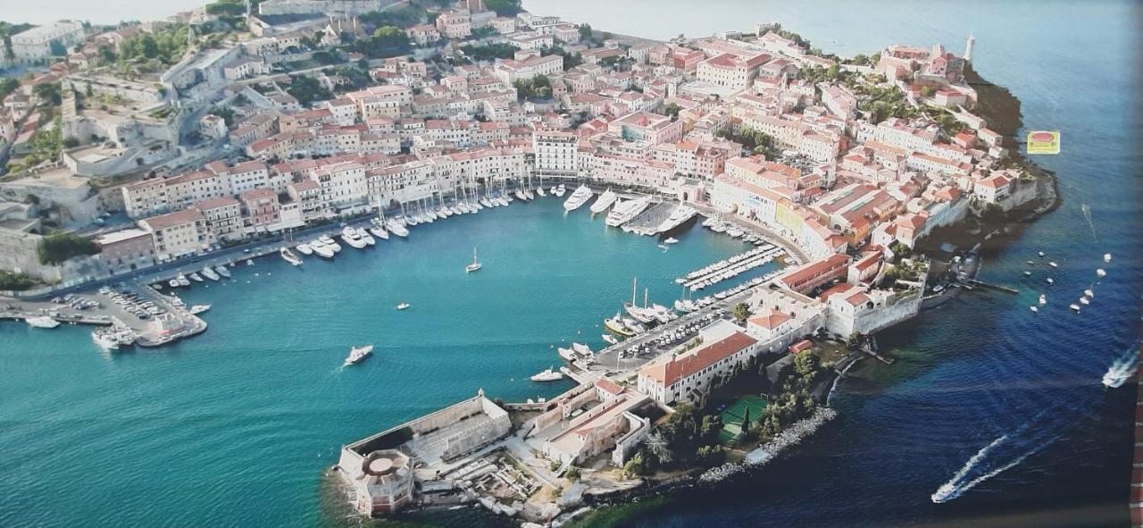 Monolocale La Darsena Daire Portoferraio Dış mekan fotoğraf