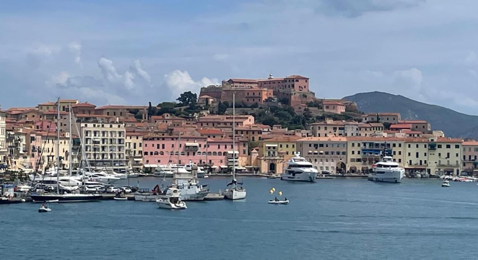 Monolocale La Darsena Daire Portoferraio Dış mekan fotoğraf