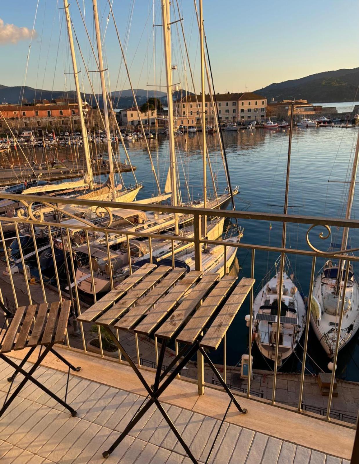 Monolocale La Darsena Daire Portoferraio Dış mekan fotoğraf